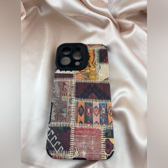 Patterned IPhone 16 pro max Case - Picture 4 of 6